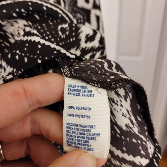 *5 for $20* AE geo print top - Picture 6 of 10